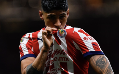 ALAN PULIDO BRILLA EN REMONTADA DE CHIVAS RAYADAS SOBRE LOS TUZOS DE PACHUCA